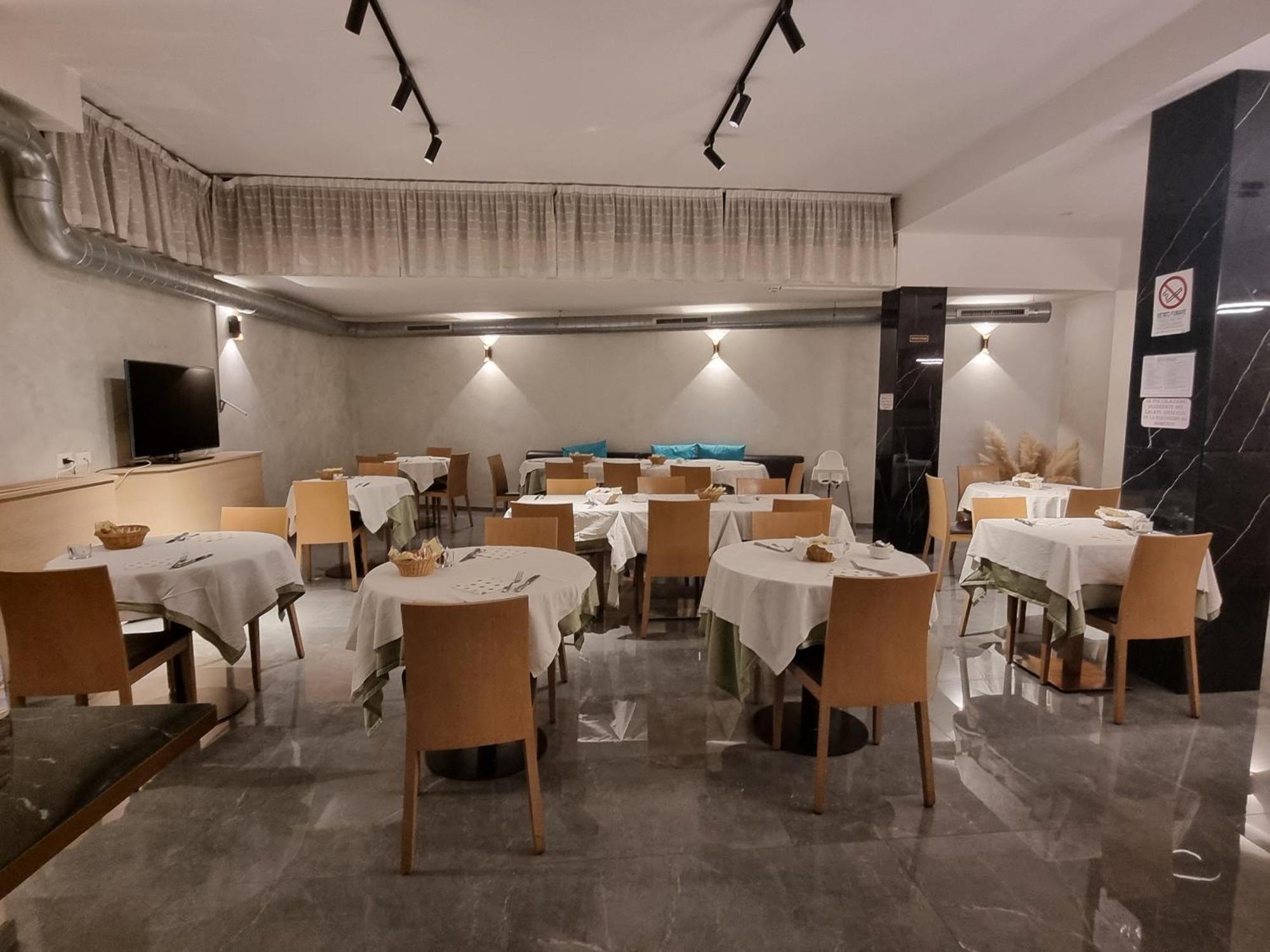 La Ruota Hotel Morbegno Ngoại thất bức ảnh